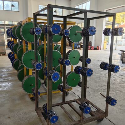 600mm 레이저에 의하여 용접된 다이아몬드 콘크리트는 콘크리트 부품 슬리퍼를 자르기를 위해 톱날을